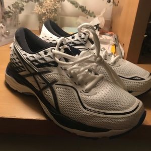 *BRAND NEW* ASICS Running Shoes